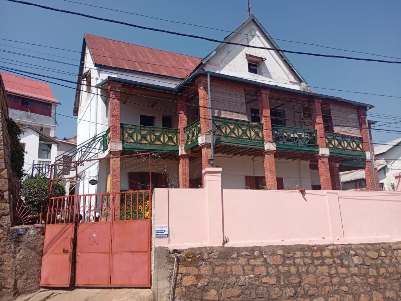 M'Serenity Guest House Antananarivo Exterior foto